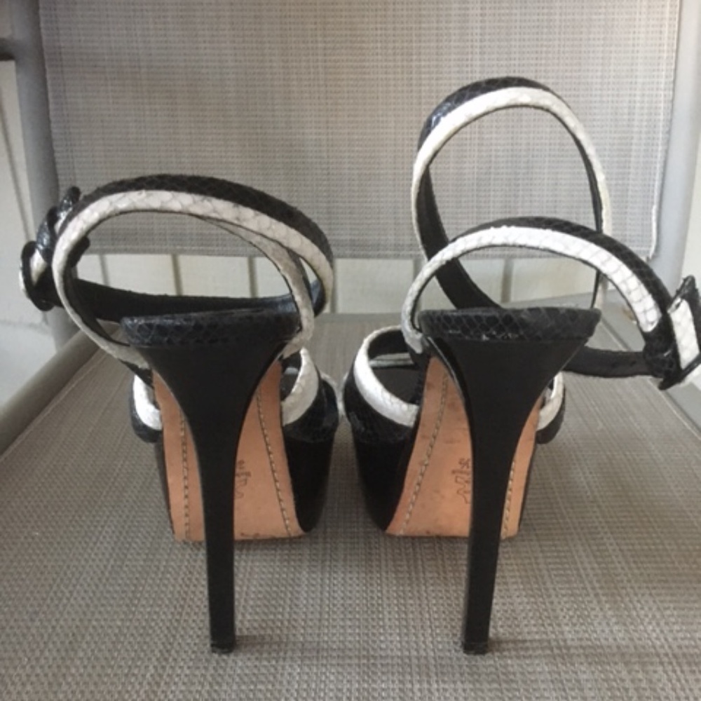 ALICE + OLIVIA Black White Leather Snakeskin Ankle Strap Platform Heels - Picture 6 of 9